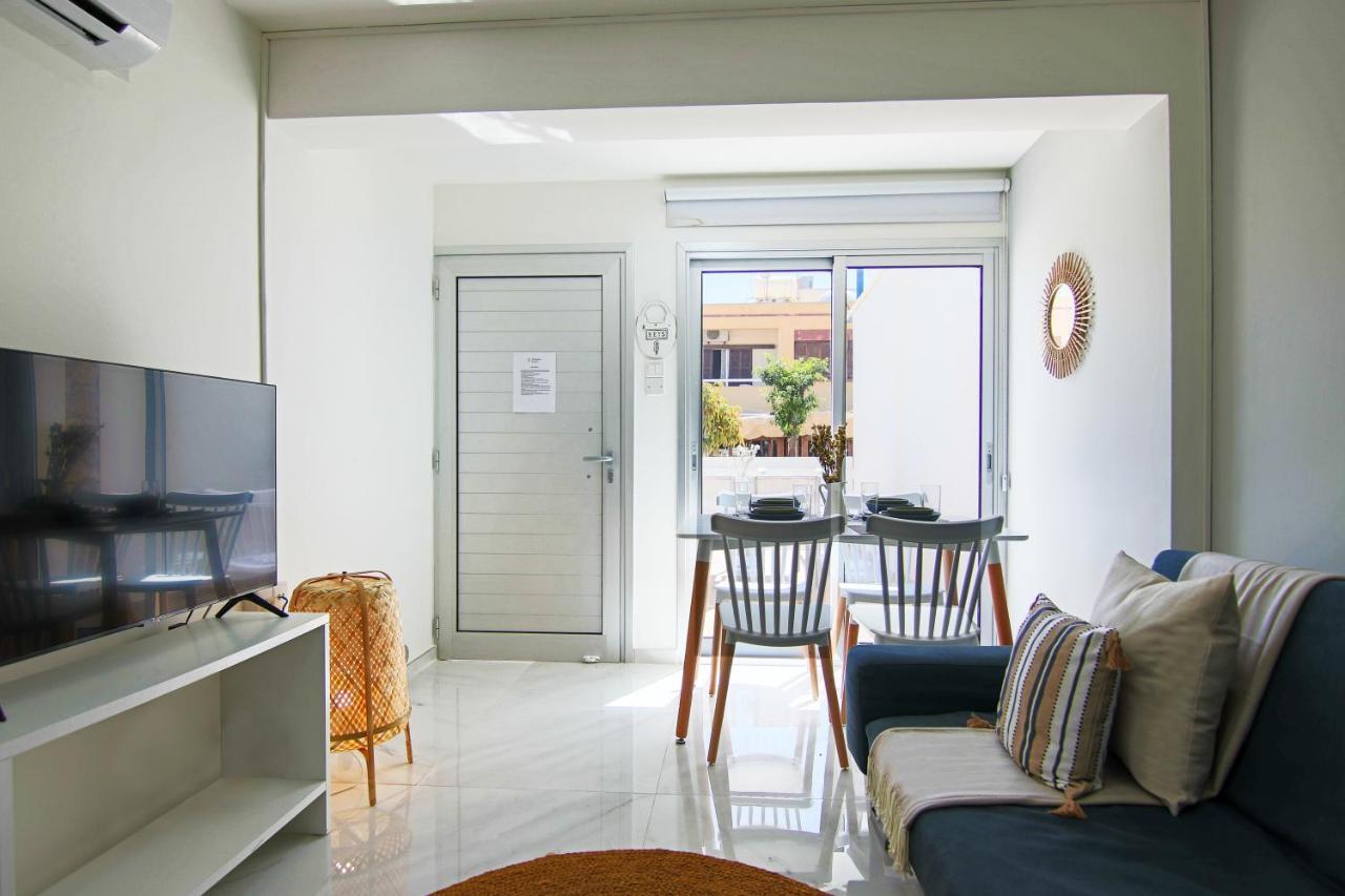 Phaedrus Living City View Fountain Court 08 Apartment Айя Напа Екстериор снимка